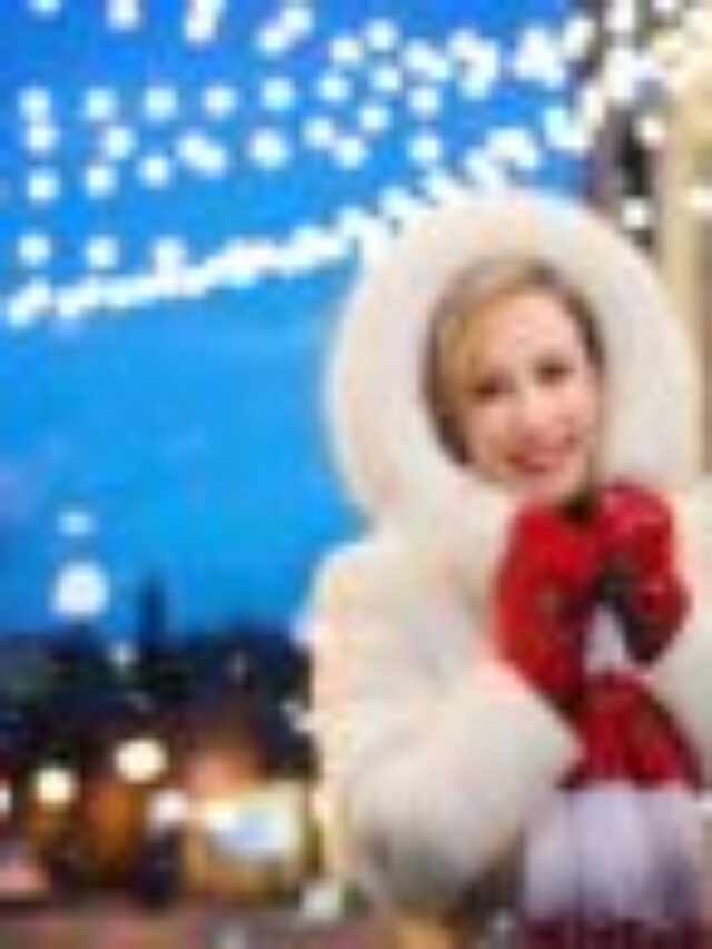 Top 10 Christmas Movies with Christmas wallpaper